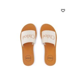 Chloé Kids
logo-print flip flops. USED ONCE!